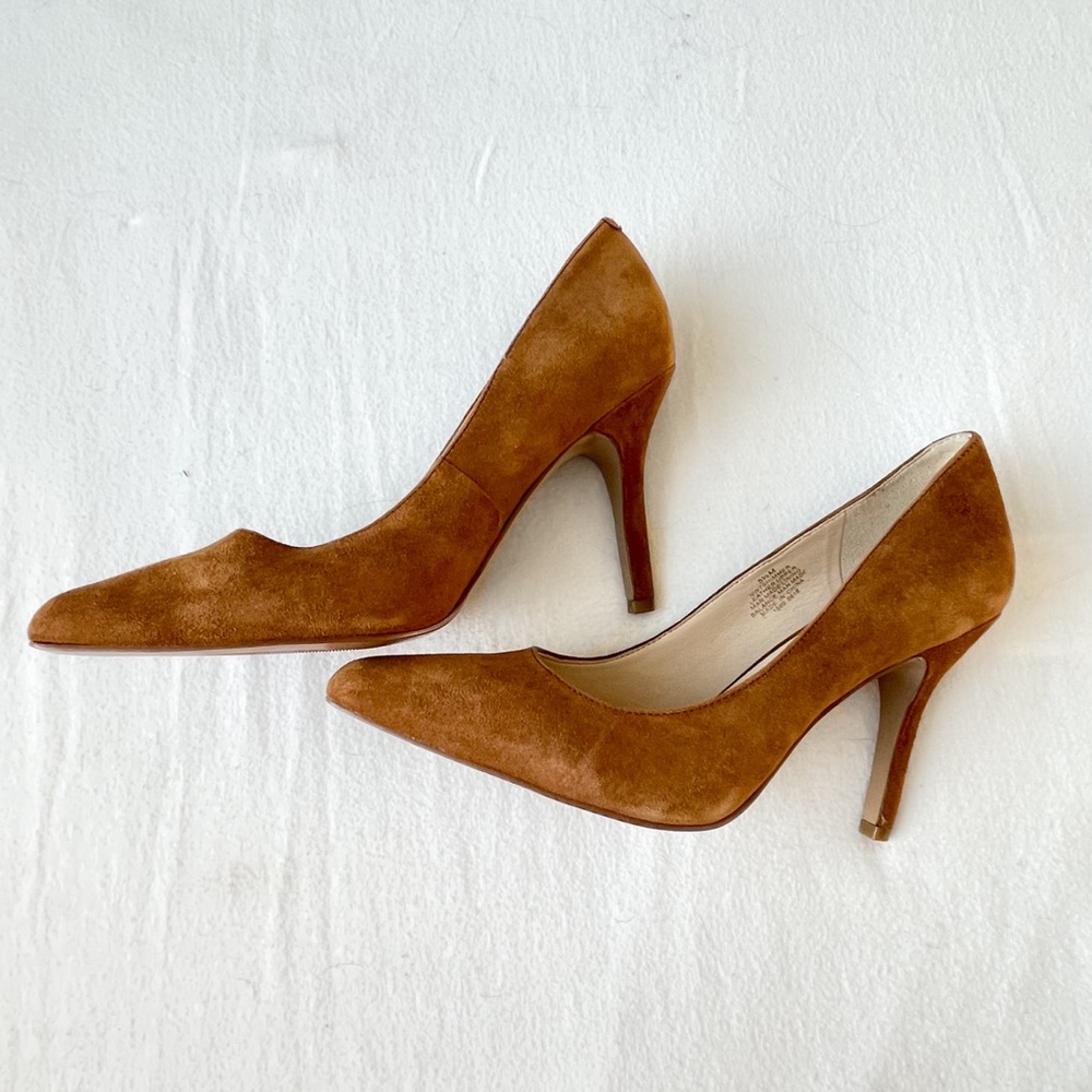 NINE WEST Camel Flax suede pointed toe pump